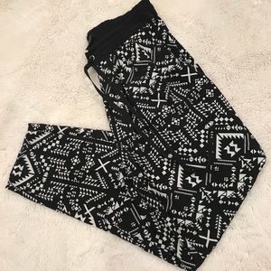 Tribal Tapered harem Pants - Forever 21 ❤️